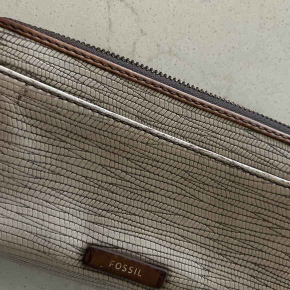 Fossil wristlet - Picture 4 of 4